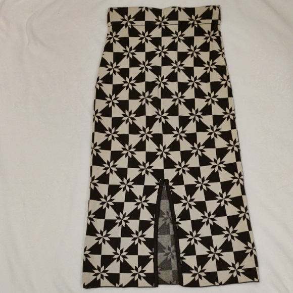 RHODE Black & White Geometric Midi Skirt - Picture 2 of 13